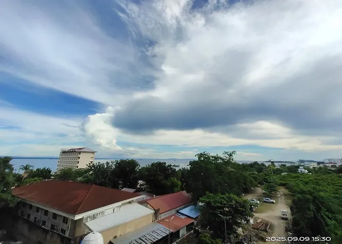 70 Sqm Beachfront In Lapulapu Near Mactan Airport Near Tambuli 2*